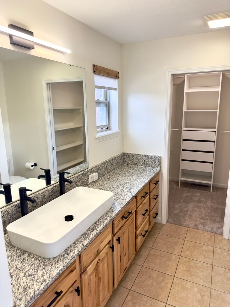 Primary bath - 30469 Hilltop Dr