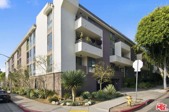 Building Photo - 911 Kings Rd