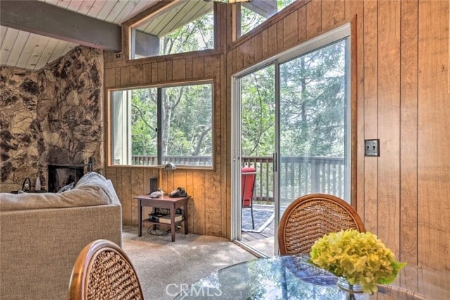 Building Photo - 607 E Victoria Ct