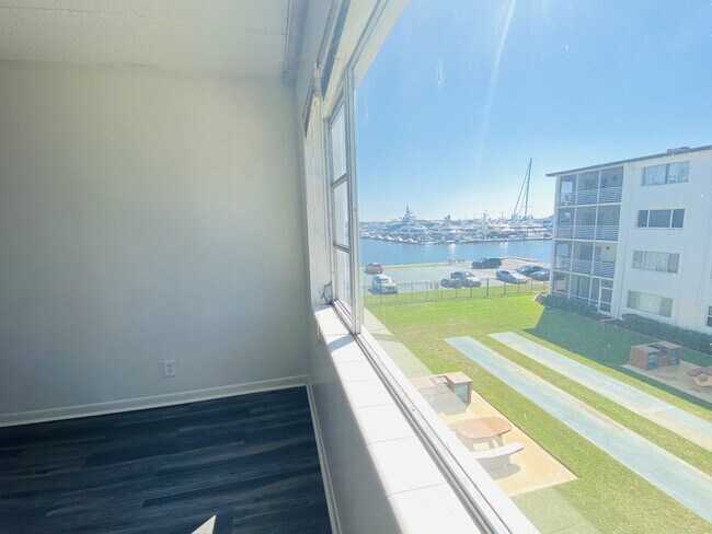 Building Photo - 4500 N Flagler Dr