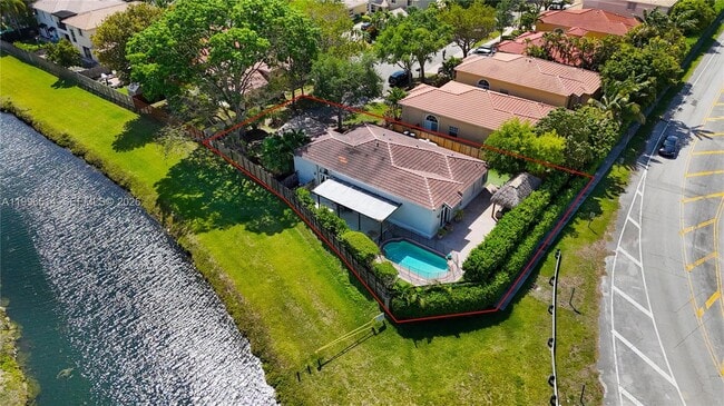 Building Photo - 16000 SW 91st Ct