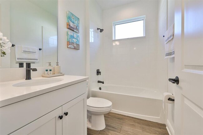 Building Photo - 5410 Trevesta Pl