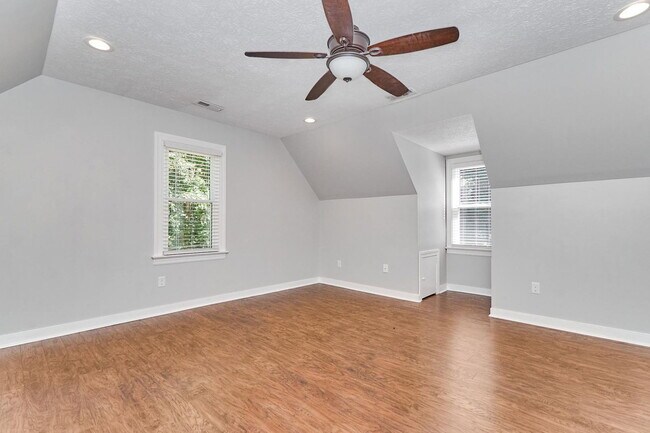 Building Photo - 9395 Blacksmith Dr