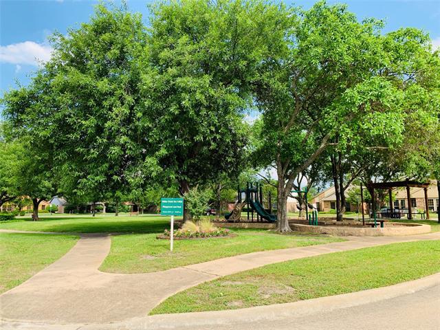 Building Photo - 2921 Lake Valley Dr