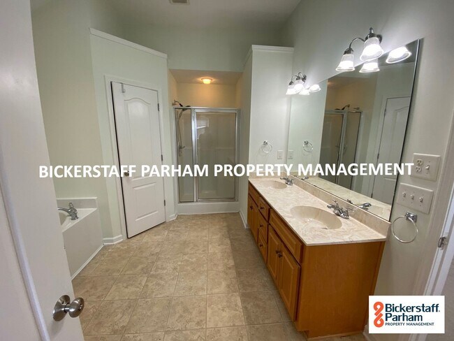 Building Photo - 4613 English Ivy Dr