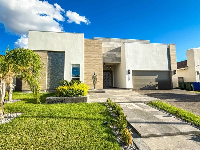 Primary Photo - 2407 Norman Mailer Dr