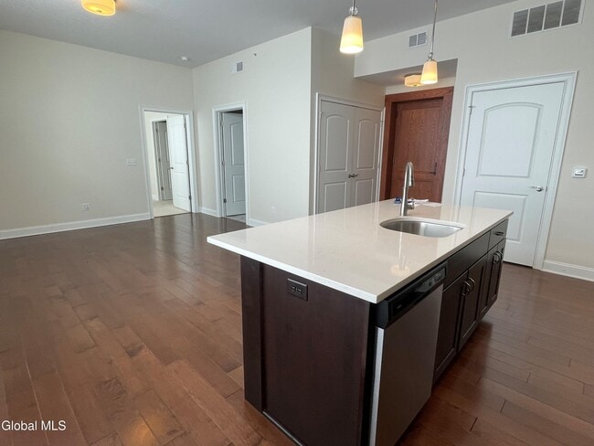 Building Photo - 233 Lake Ave