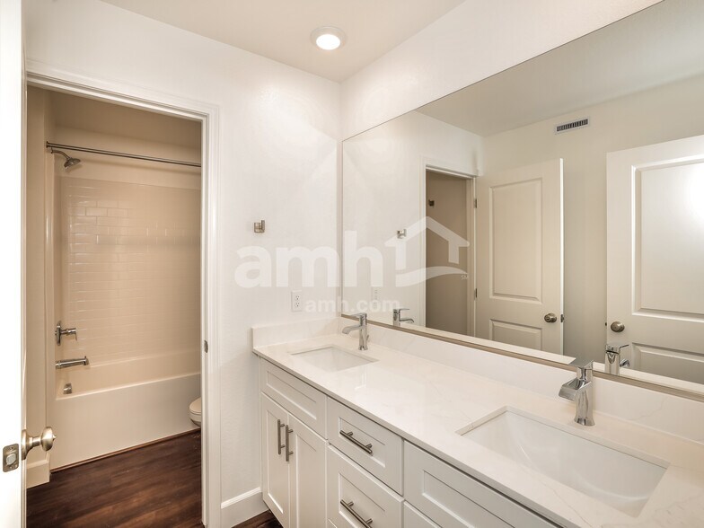 Building Photo - 6500 Enlightenment Dr
