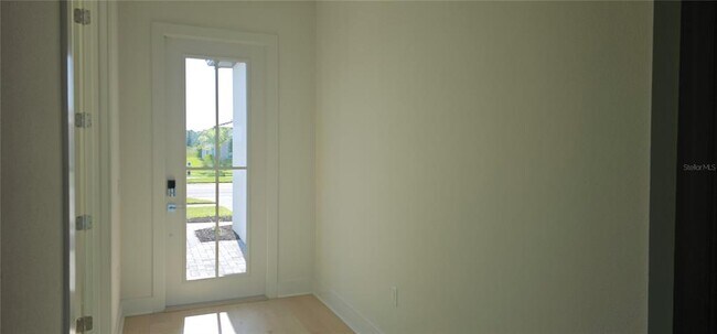 Building Photo - 2625 Waterfront Cir