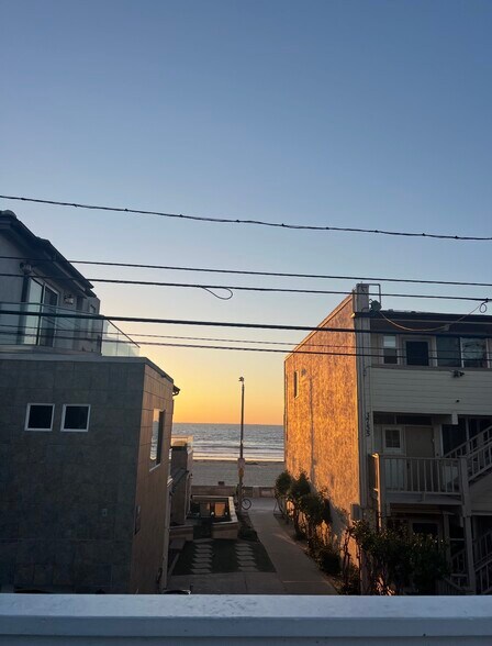 Building Photo - 3747 Strandway