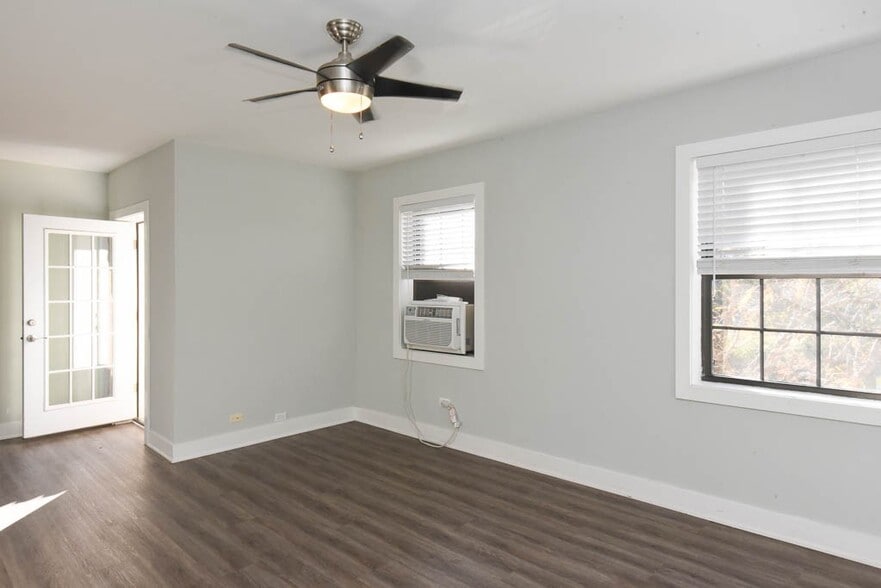 Building Photo - 733 Judson Ave