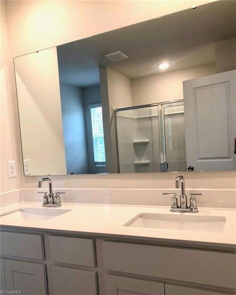 Building Photo - 6022 Wren Dr