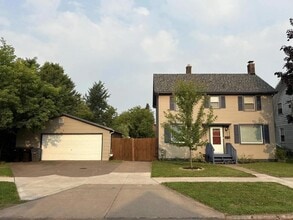 Building Photo - 1905 Baxter Ave