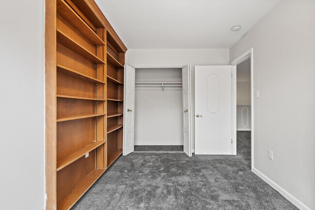 Building Photo - 142 Georgetown Rd