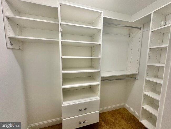 Building Photo - 9 Beechwood Ave