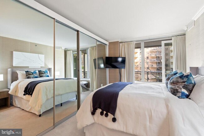 Building Photo - 1111 23rd St NW