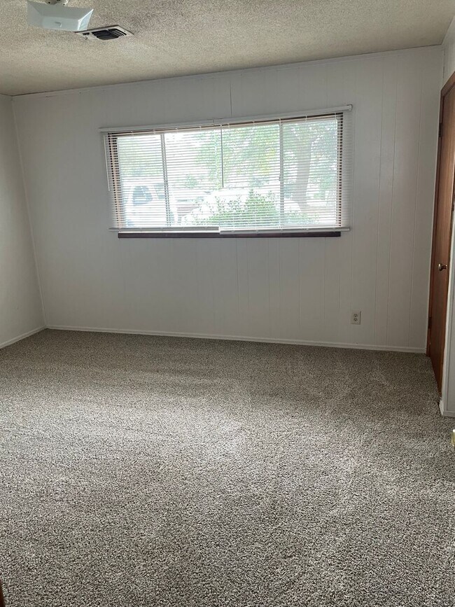 Building Photo - 596 Florosa Ct