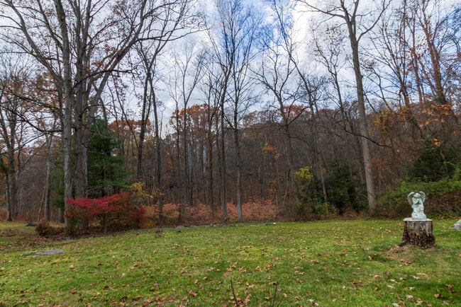 Building Photo - 149 Lakeside Blvd E