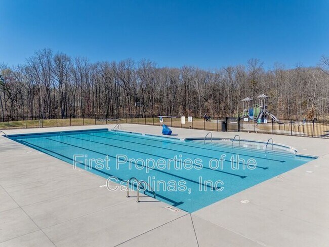 Building Photo - 807 Gable Oak Ln