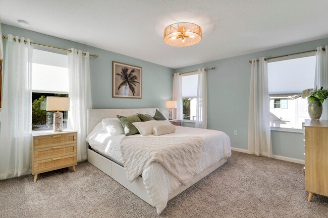 Building Photo - 5719 SE Edgewater Cir