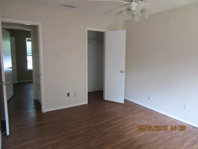 Building Photo - 1604 White Oak Ct