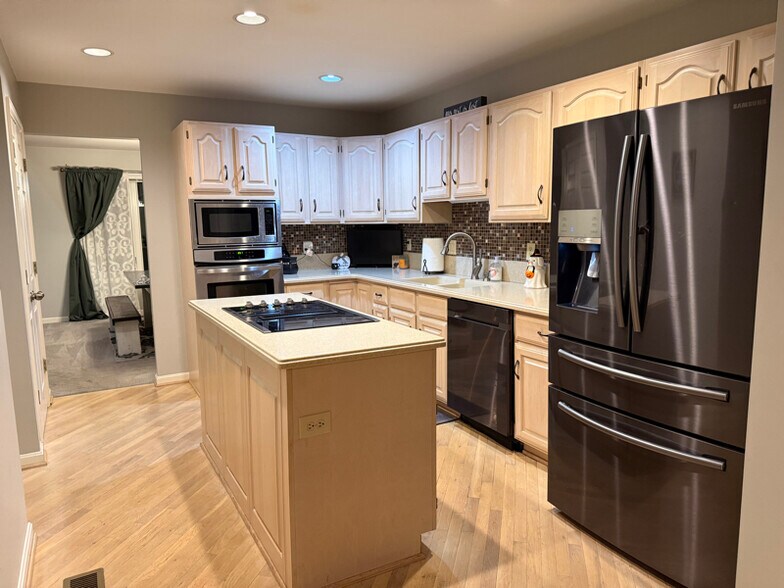 Building Photo - 45 Waters Way