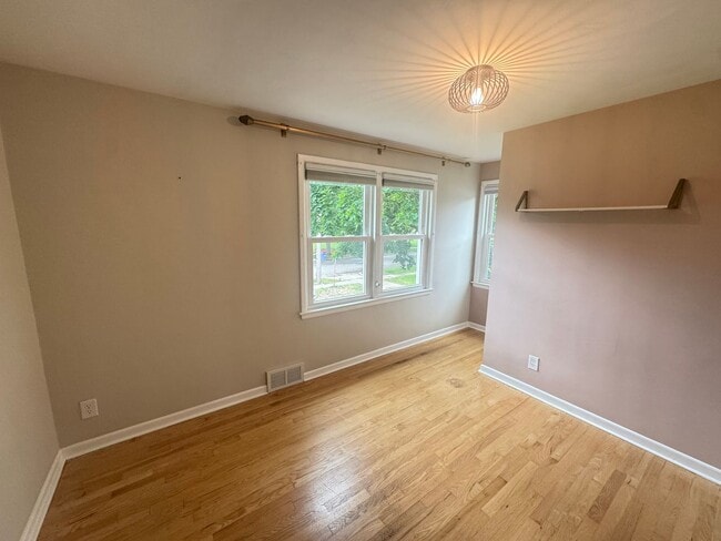 Building Photo - Adorable two story home
