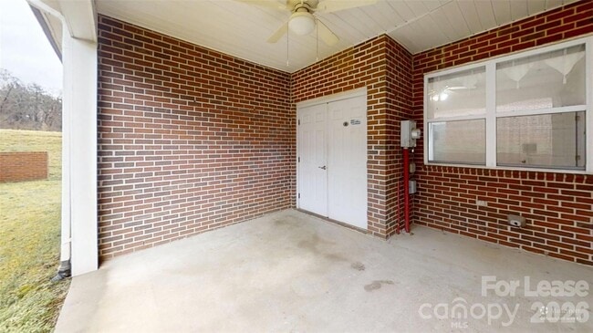 Building Photo - 6299 Pansy Trl