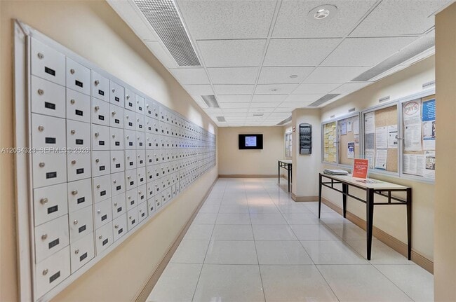 Building Photo - 1201 S Ocean Dr