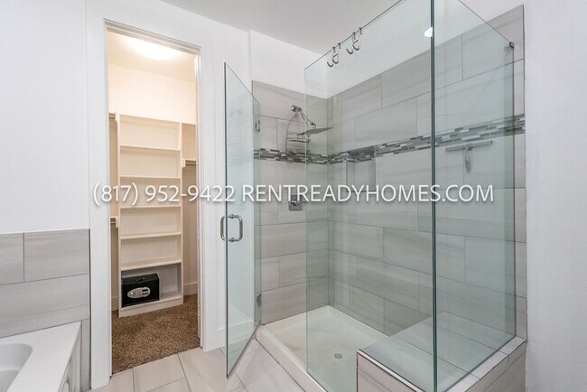 Building Photo - 251 S Mill St