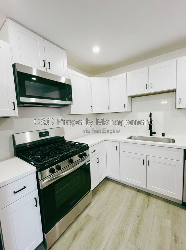 Building Photo - 6628 Helen Ct