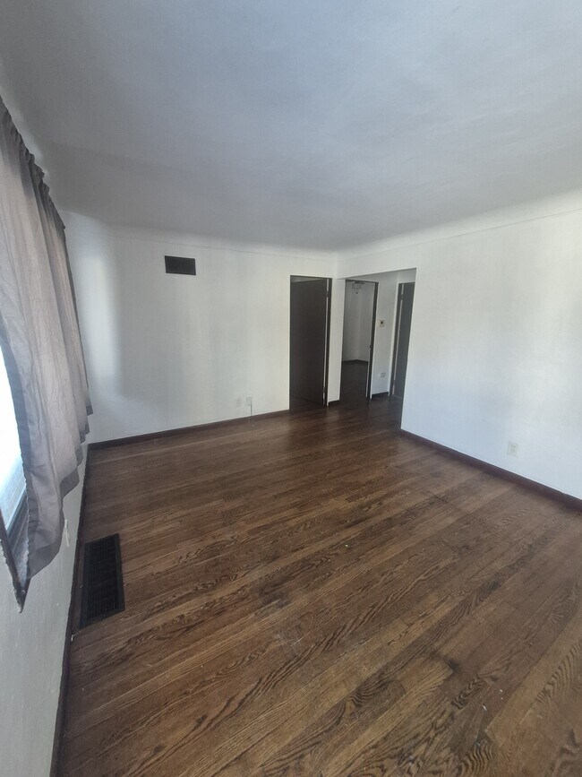 Building Photo - 28 Barto Dr