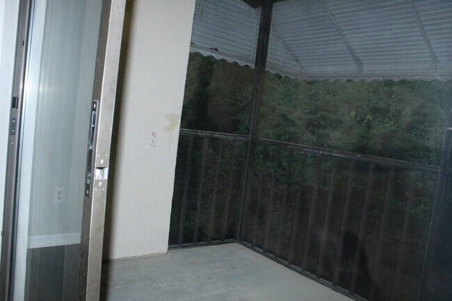 Building Photo - Totally renovated 2-bedroom, 2-full-bath townhome located in West Augusta