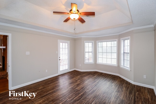 Building Photo - 3862 Oak Forest Dr