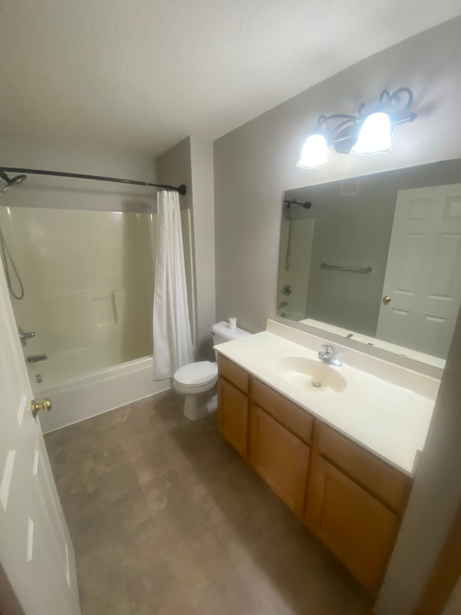 Building Photo - 2444 Yellowstone Dr