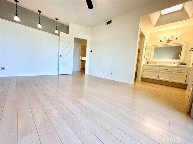 Building Photo - 5736 Skyview Way