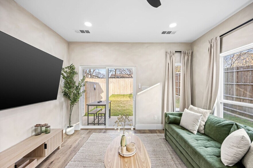 Building Photo - 5702 Riverside Dr