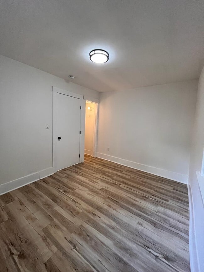 Building Photo - 2436 Echo Park Ave