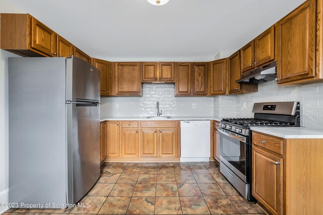 Building Photo - 517 Highland Ave