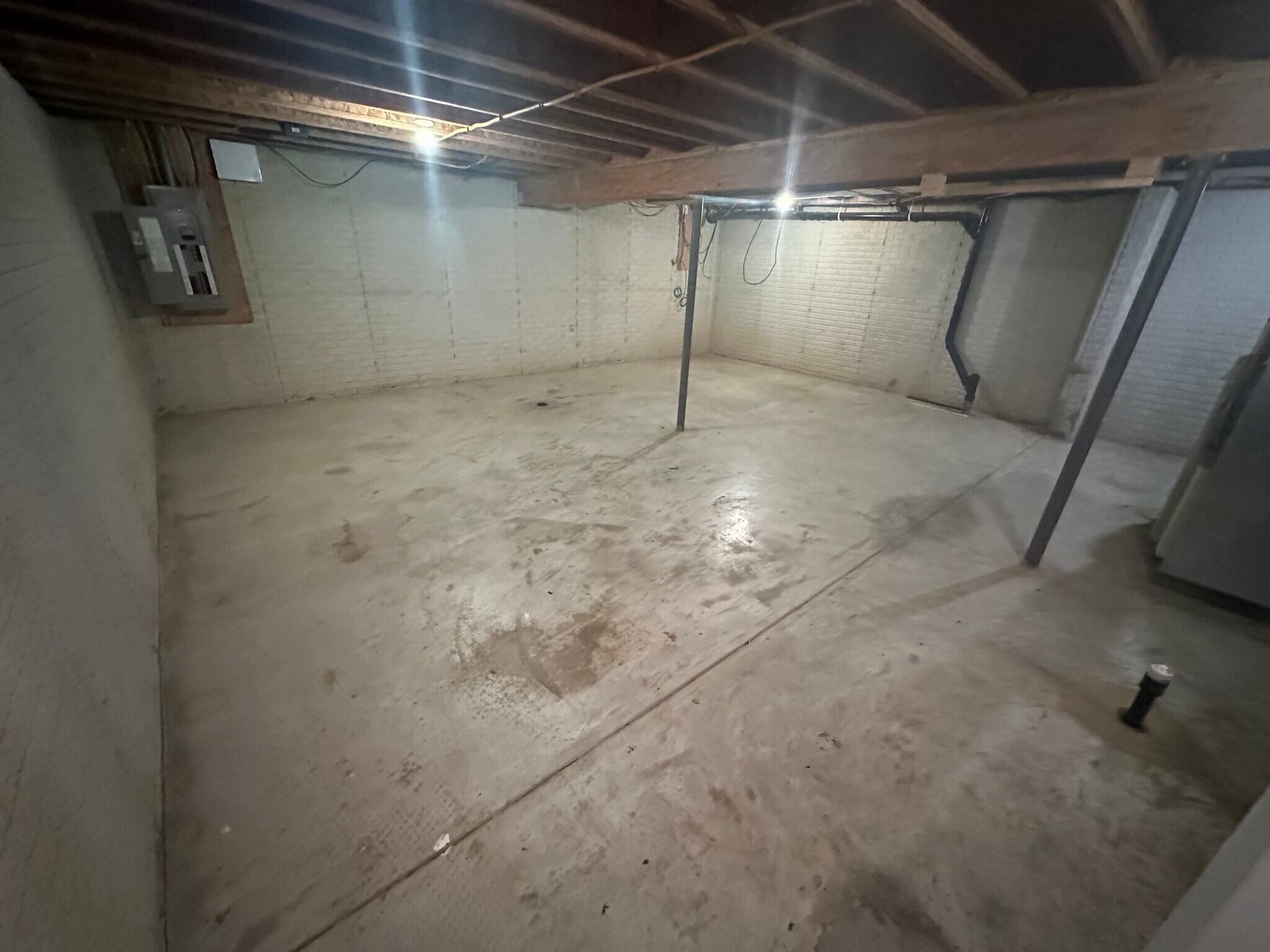 Extra Large Full Basement - 2721 Blossom Ave