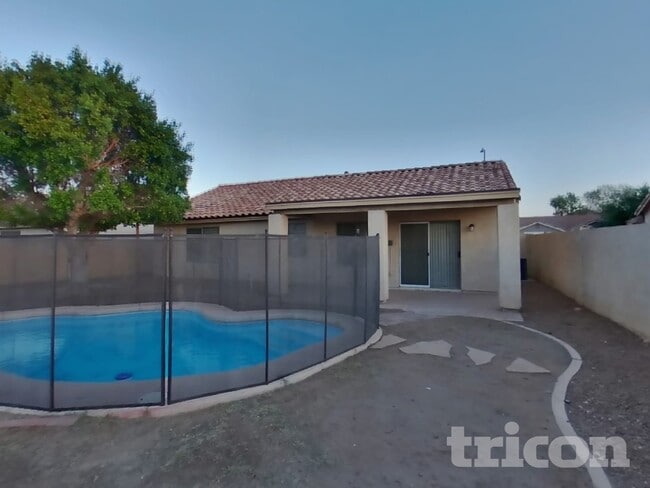 Building Photo - 10853 W Sands Dr