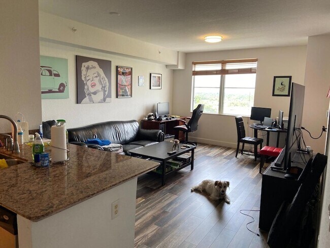 Building Photo - 1830 Radius Dr