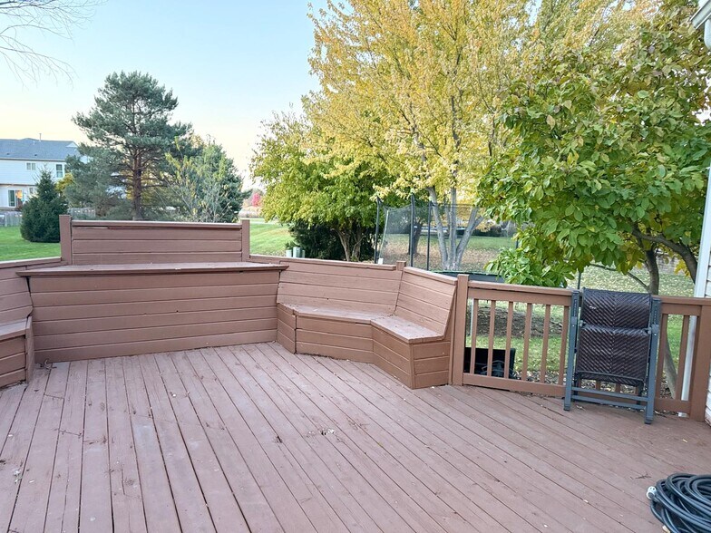 Building Photo - 1951 Spinnaker Ct