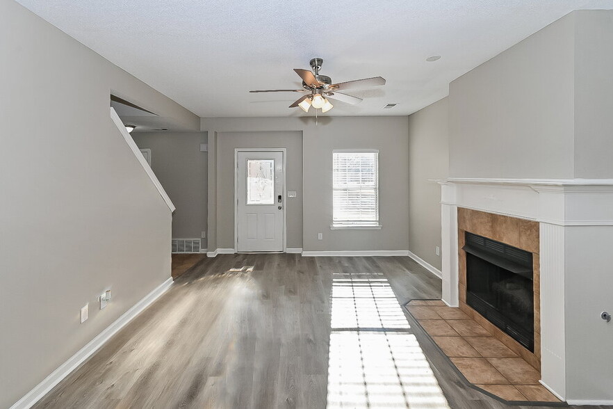 Building Photo - 9727 Pigeon Roost Park Cir