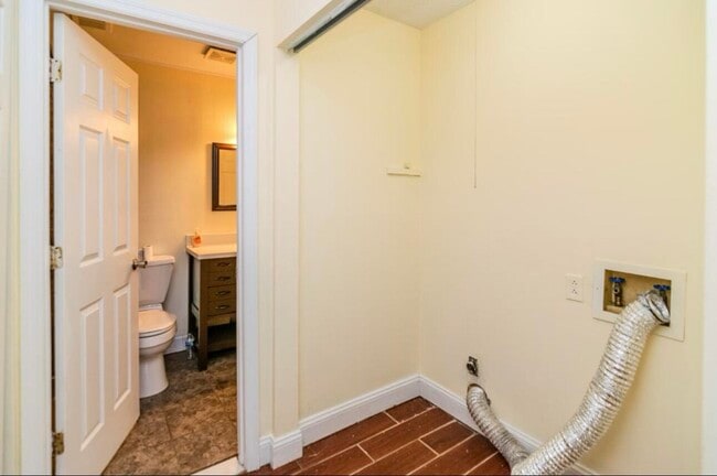 Building Photo - 3829 Niagara Dr