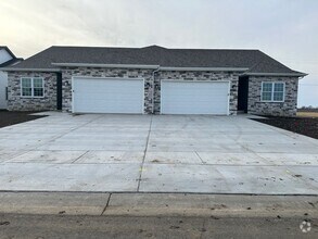 Building Photo - Castles Pines Duplex
