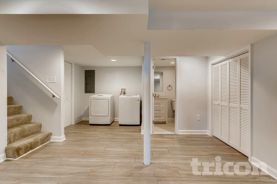 Building Photo - 3523 Sussex Rd