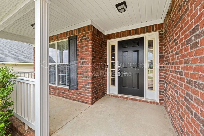 Building Photo - 313 Elbrus Way