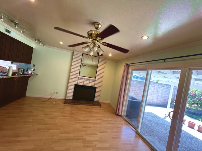 Building Photo - 2260 Crocker Way