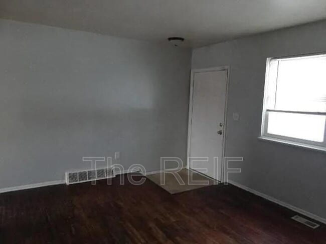 Building Photo - 6203 Hilton Ln